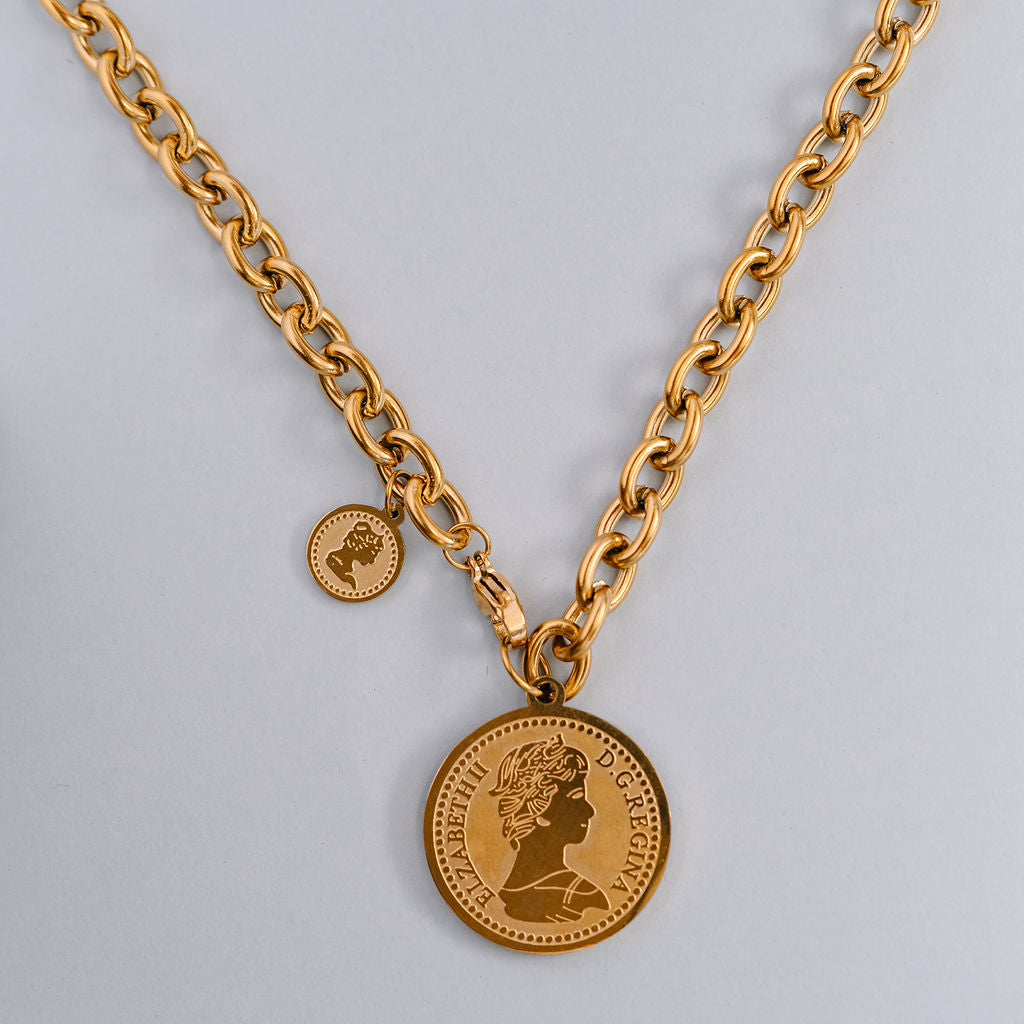 Small chunky chain with large and small coins