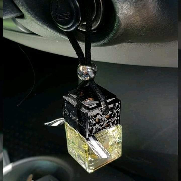 Dita Car Diffuser - Ambered Sandalwood & French Vanilla
