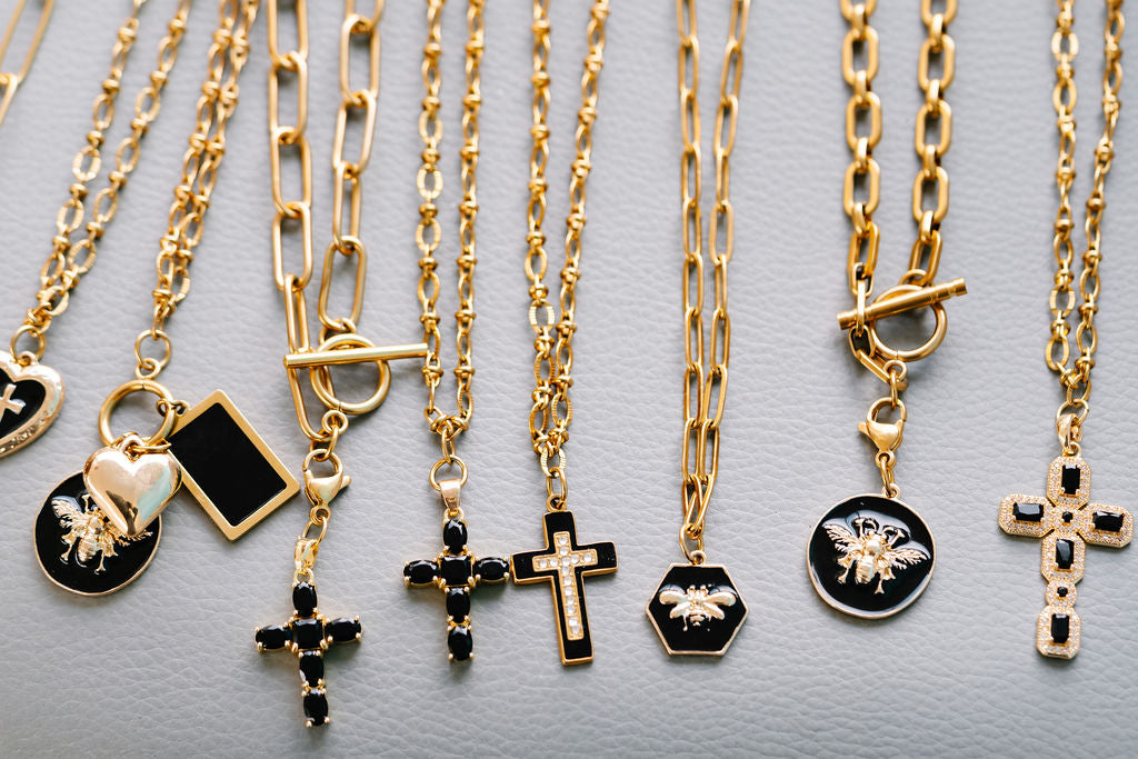 Fine detailed chain with black enamel heart charm