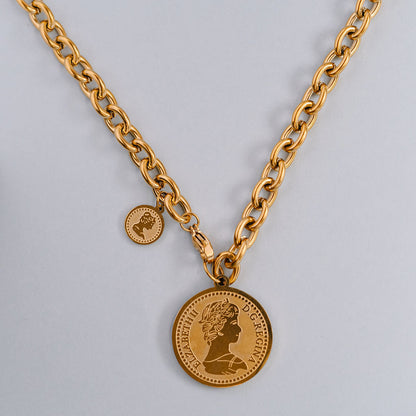 Small chunky chain with large and small coins