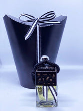 Load image into Gallery viewer, Luscious Lola Car Diffuser - Lemongrass &amp; Ginger
